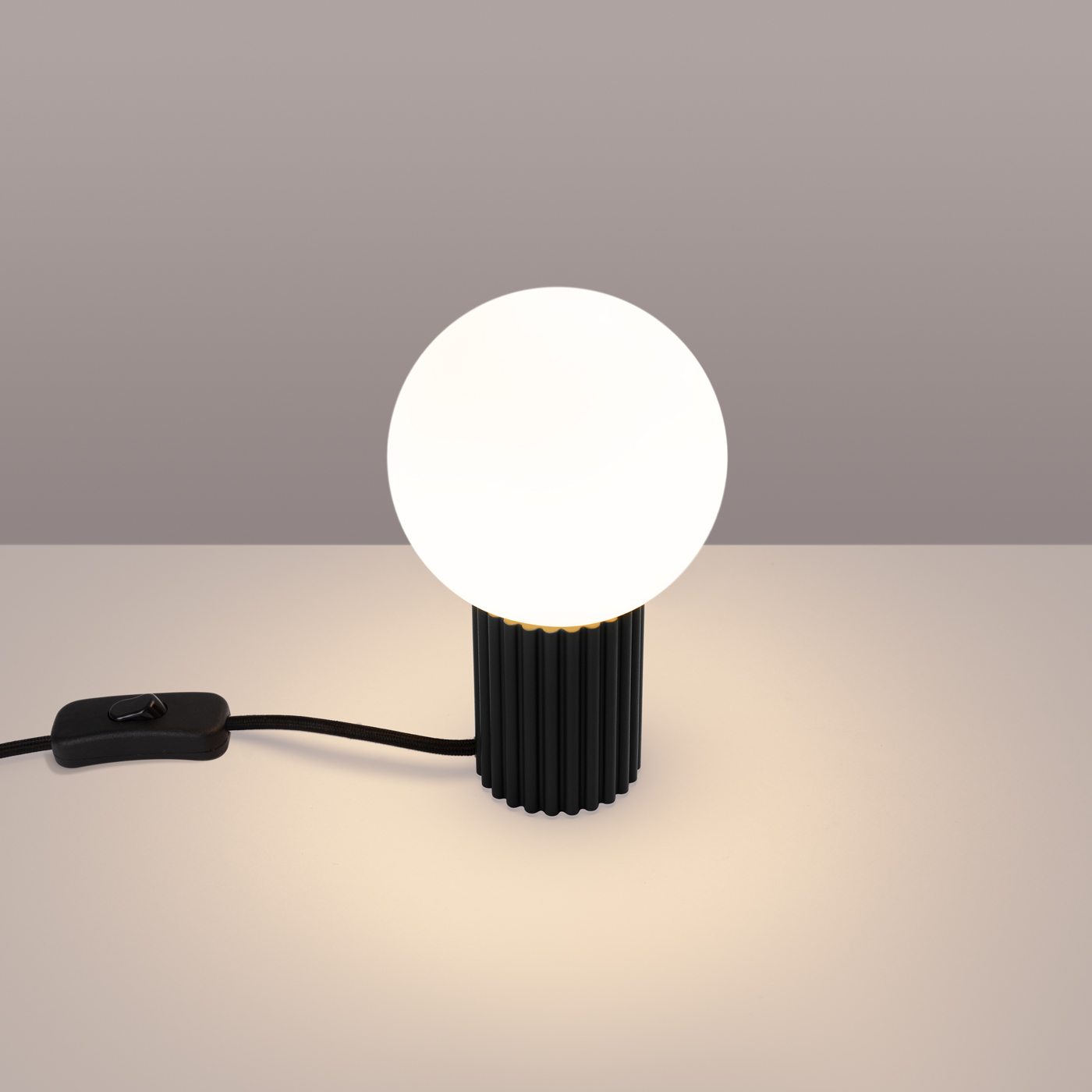 Tischlampe HALO schwarz